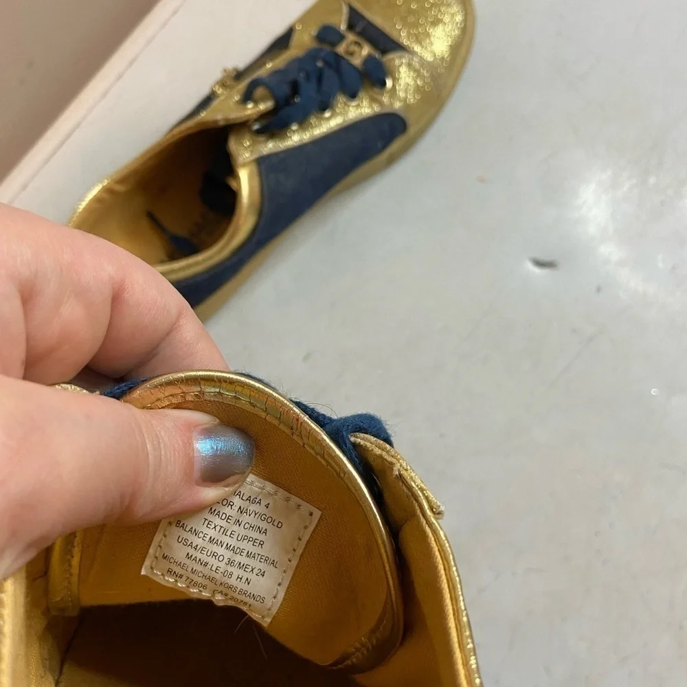 MICHAEL KORS MALAGA DENIM GOLD GLITTER FASHION SNEAKERS SHOES SIZE 4 LACE-UP GUC